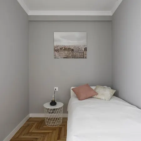 Apartamento En El Corazon De Con 4 Y Garaje Gratuito - Es-210-4 Lägenhet *